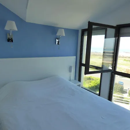 Castel Moor Szálloda 2*