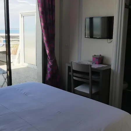 Castel Moor Hotel 2*