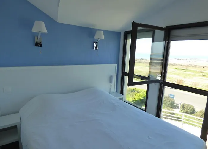 Castel Moor Hotel 2*