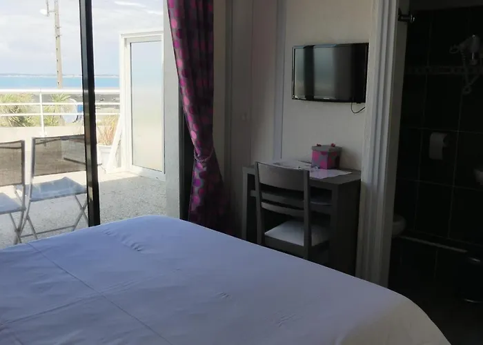 Castel Moor Hotel 2*